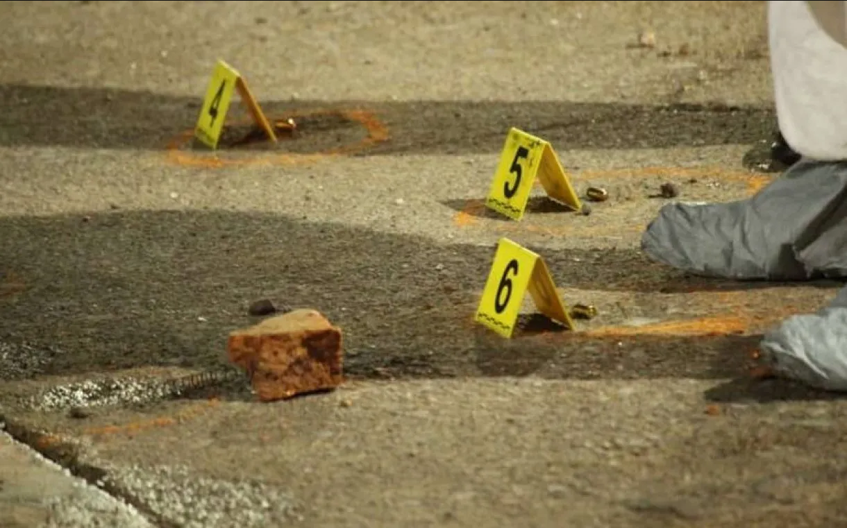 Asesinan a una mujer frente a su hija; hallan en otro punto el cuerpo de un bebé