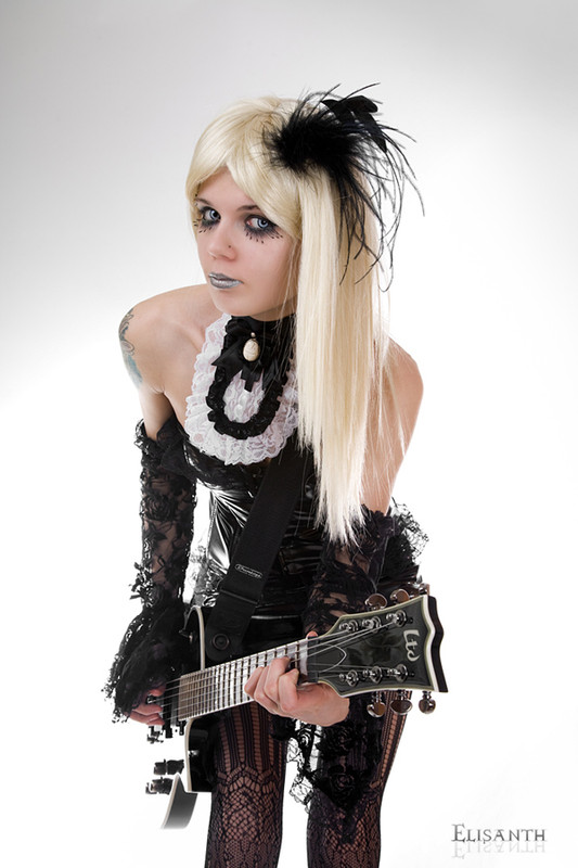 vinyl_and_lace_by_elisanth