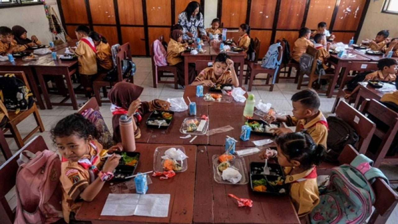 DPR Dukung Program Kurangi Plastik