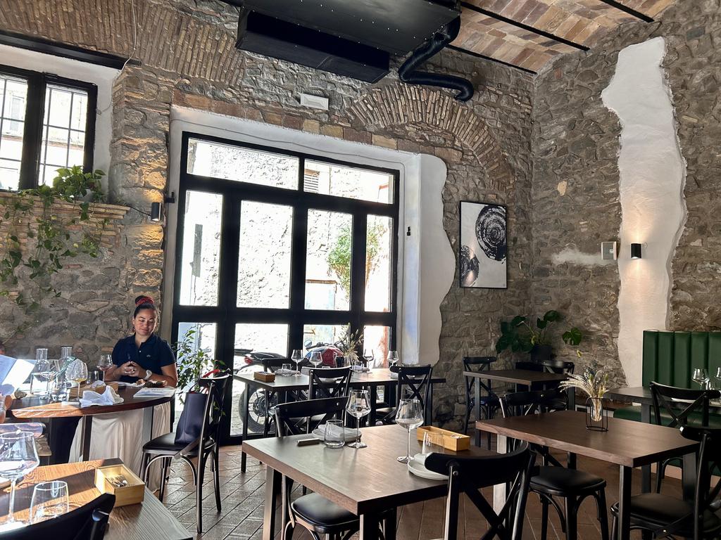 Жаркий сентябрь на побережье Тирренского моря.