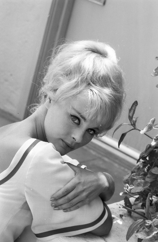 elke_sommer_mf06