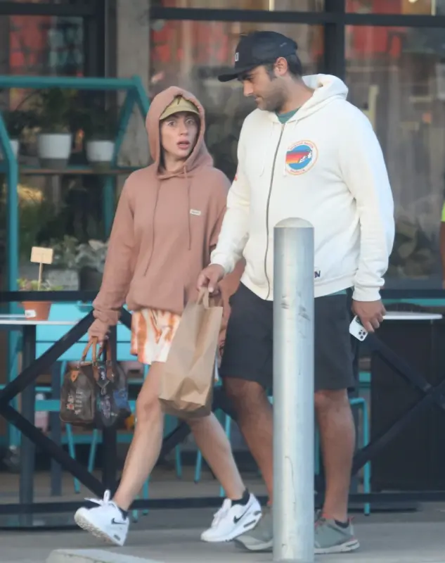 5-21-22-Leaving-Vintage-Grocers-in-Malib
