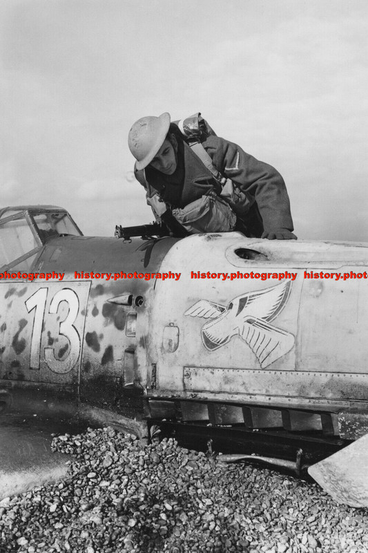 F010077 Messerschmitt BF 109E. JG54. Deutsche Flugzeuge. Kent. 1940