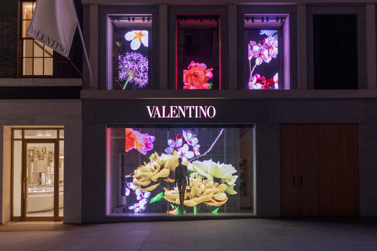 Valentino A Global Unboxing, 9 stylist interpretano la SS23