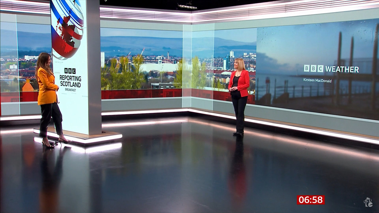 04.16 - 06.50.11 - Breakfast. The BBC's Breakfast programme features ....ts_snapshot_08.42.608