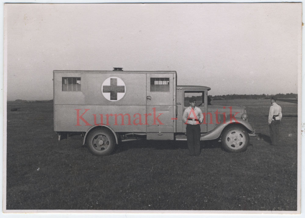 Foto Wehrmacht PKW LKW Sankra Phänomen super Rot Kreuz Kennung