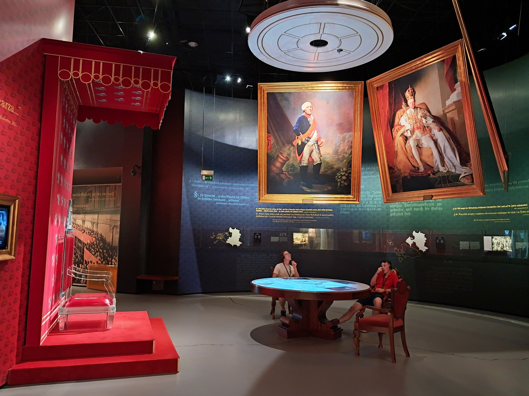 Varsovia 2024 la ciudad Fénix que resurgió de sus cenizas. - Blogs of Poland - Dia 2-Museo del alzamiento, museo Polin y gueto judío (24)