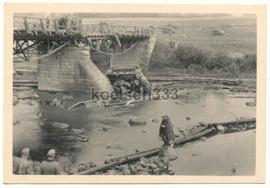 Panzer III stürzt von Brücke  1. Pz. Div. Polen 