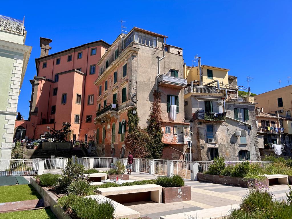 Жаркий сентябрь на побережье Тирренского моря.