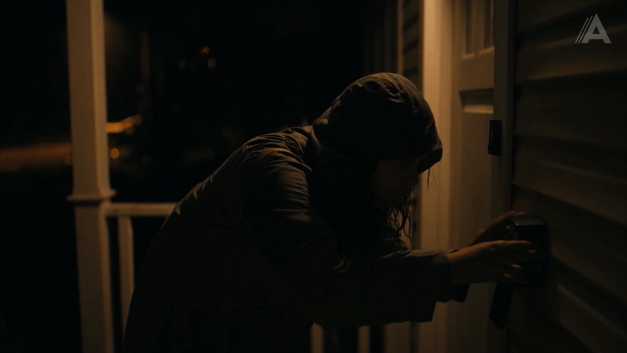 Barbarian 2022 WEB DL 720p Voldmair mp4 snapshot 00 02 44 022