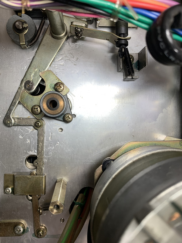 [Bild: Andruckrolle-Mechanik.jpg]