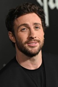 [Bild: 5a2527fce068-aaron-taylor-johnson-bigges...s-bond.jpg]