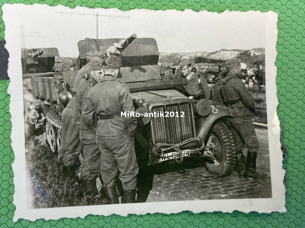 Foto, Wk2, Sonder Kfz mit Geschütz, Halbkette