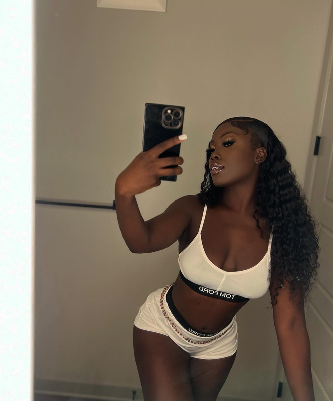 cire.traore posts 2023-05-21 12.58 CshIyMYO5XY_7_8 348471328_180453441625905_4930821656714949429_n