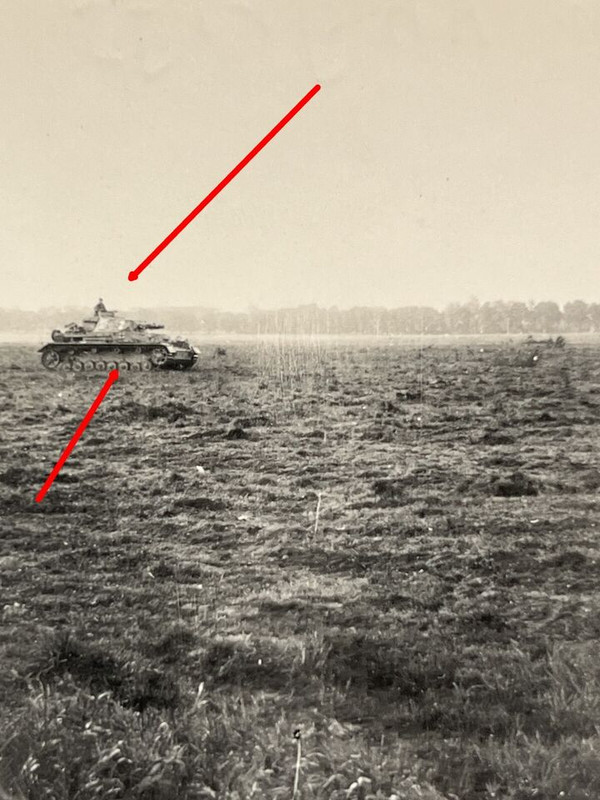 Foto Panzer Ers. Abt. 5, 1943, Panzer IV im Angriff, TOP (1)