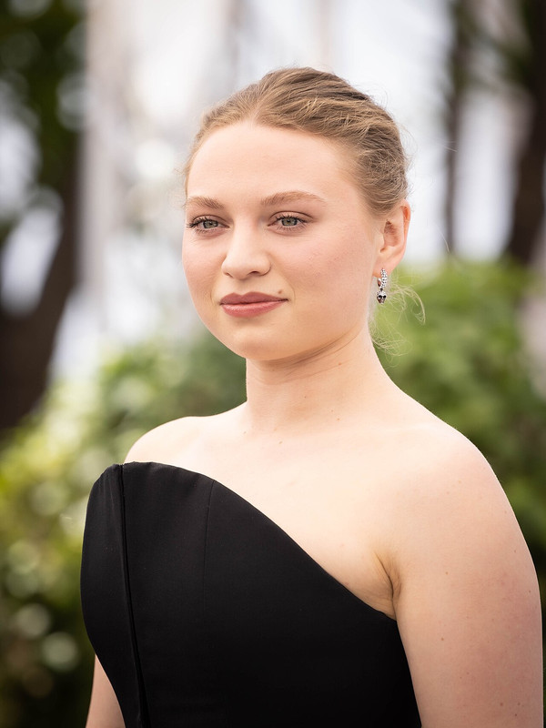 Mia-Threapleton-7579.jpg