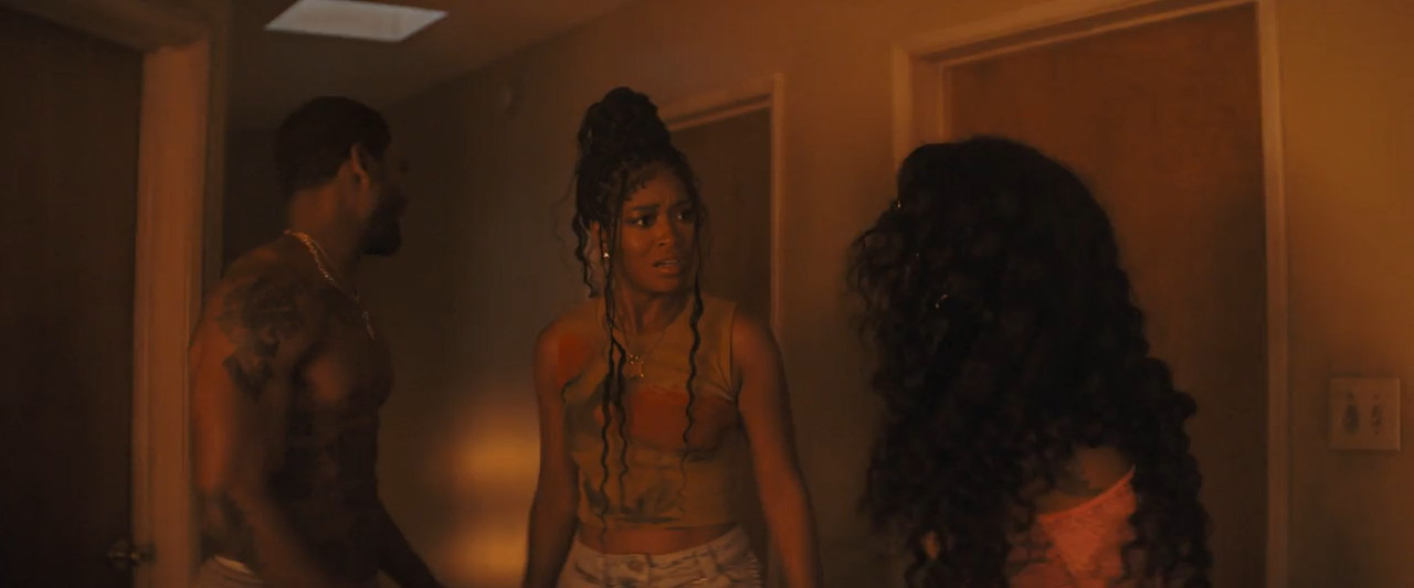 One of Them Days 2025 WebRip [Hindi + Tamil + Telugu + English] 480p 720p ESub Screenshot