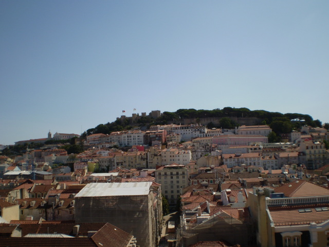 Lisboa: Tan cerca y a la vez tan lejos. - Blogs de Portugal - Miércoles 9 de Agosto: Free tour y tour de Alfama, acabando con Fado. (7)