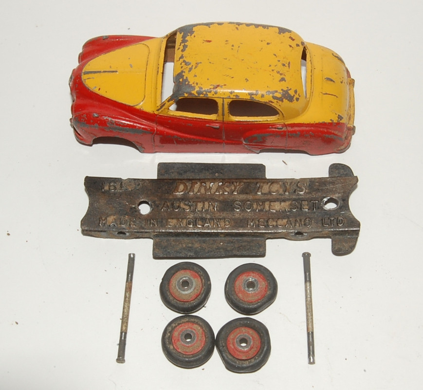 Dinky 161 Austin Somerset - 4
