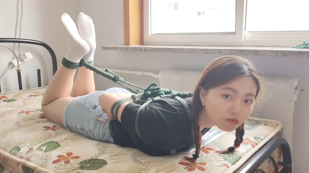 玩奴原创 美少女瑶瑶的严历驷马初次捆绑.mp4_20210909_082310.367
