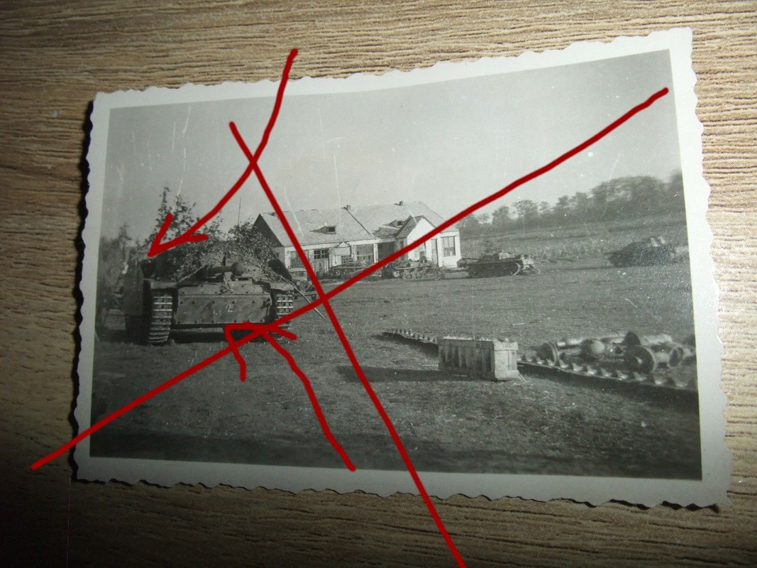 Foto WH Panzer Sturmgeschütz Langrohr mit Seitenschürzen Kennung