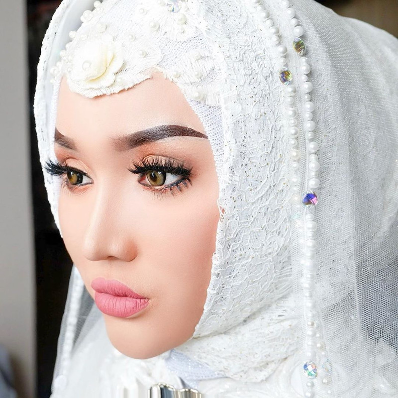 Lucinta Luna kenakan hijab