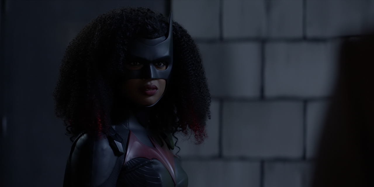 Batwoman.S02E05.Gore.on.Canvas.1080p.10bit.BluRay.AAC5.1.HEVC-Vyndros.mkv_snapshot_13.09_[2021.10.18