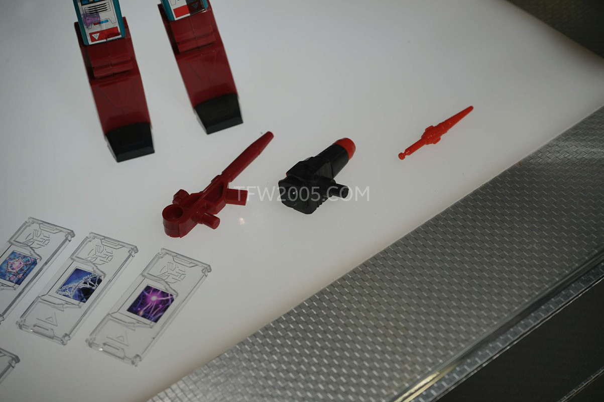 SDCC2015-Hasbro-Case-Transformers-PE-011