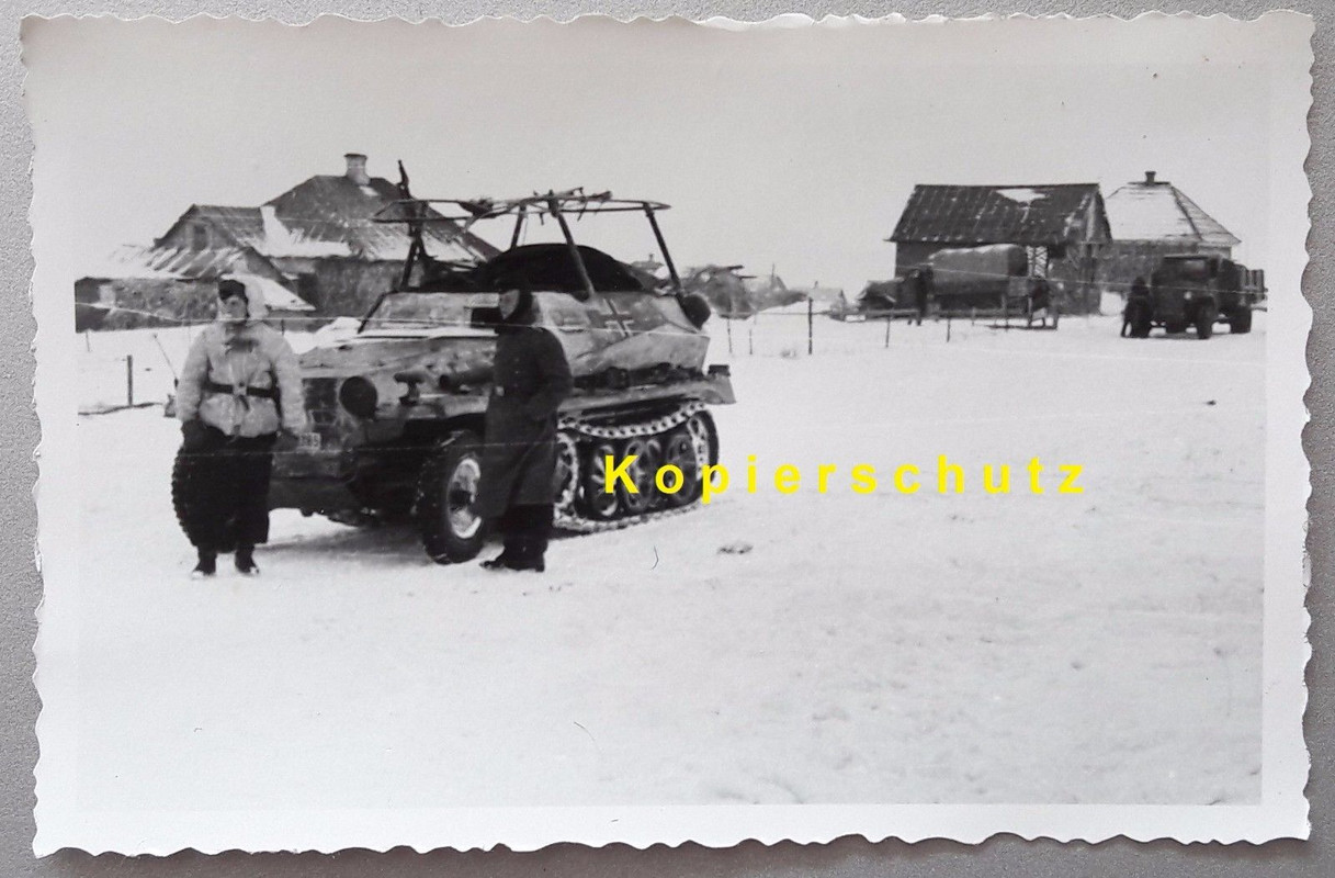 Foto Schützenpanzer mit MG Vormarsch Ostfront Ru