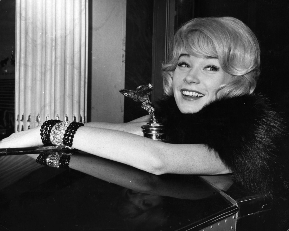 Shirley_MacLaine_c98