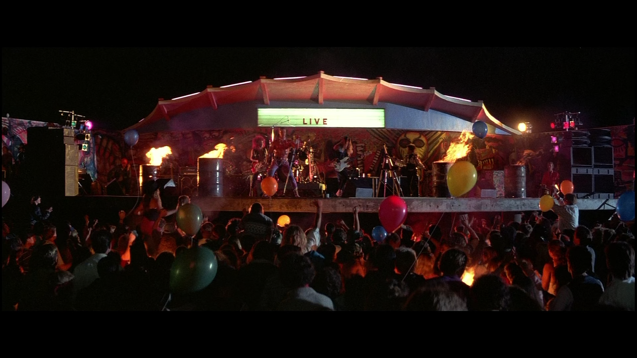 The Lost Boys (1987) (1080p BDRemux)[SS]22