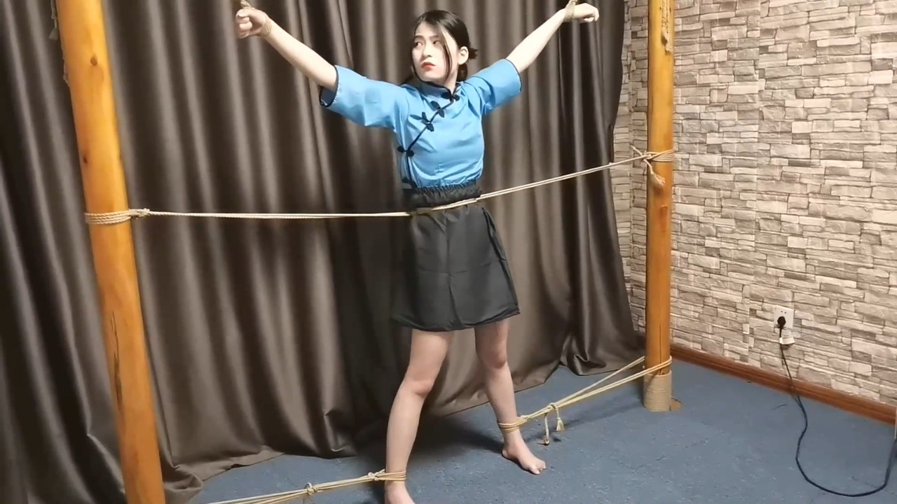 一绳所爱 学生被捆绑刑讯 冷兮.mp4_20210824_130310.729