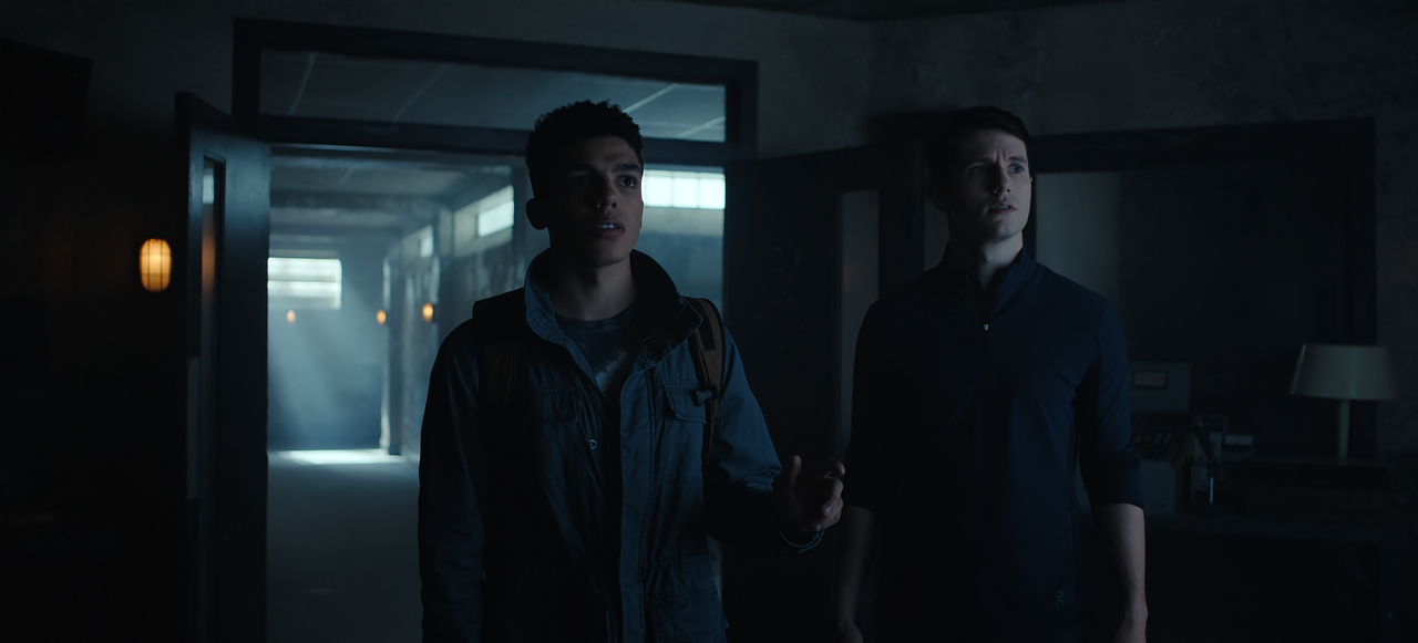 Titans.S04E08.Dick.&.Carol.&.Ted.&.Kory.1080p.10bit.BluRay.AAC5.1.HEVC-Vyndros.mkv_snapshot_22.43_[2