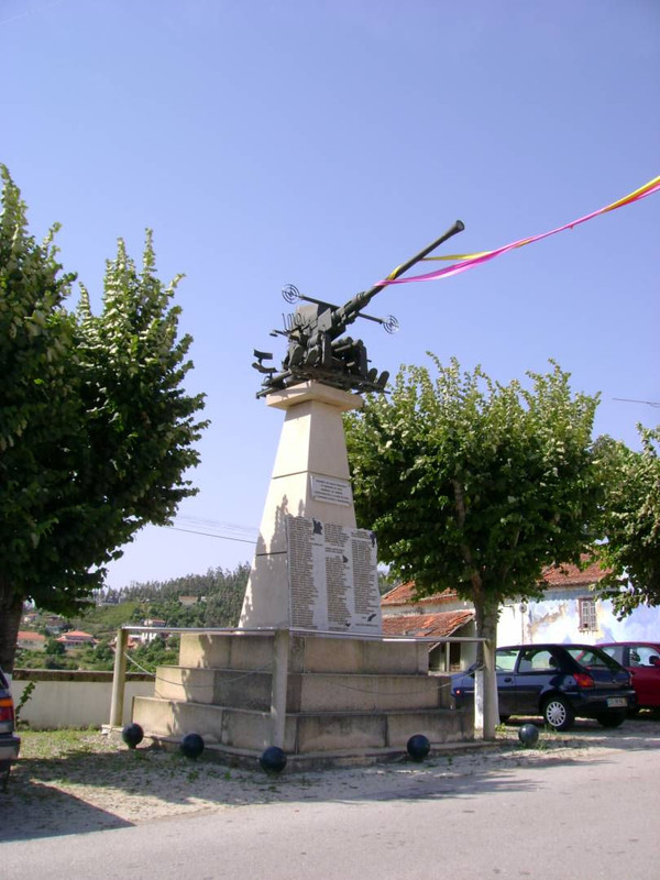 Monumento-Pessegueiro-do-Vouga