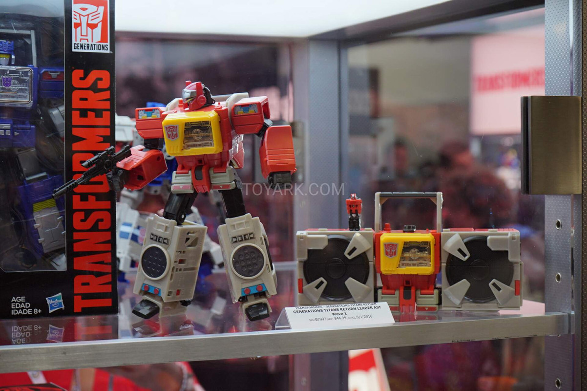 SDCC2016-Transformers-Titans-Return-014