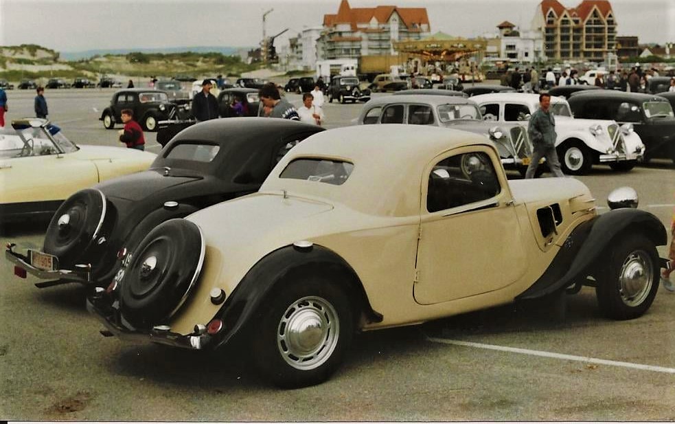 7C 34-36 beige-noir inc-1086 SM25 3 - les plaques ne sont pas d origine d après la fixation des rive