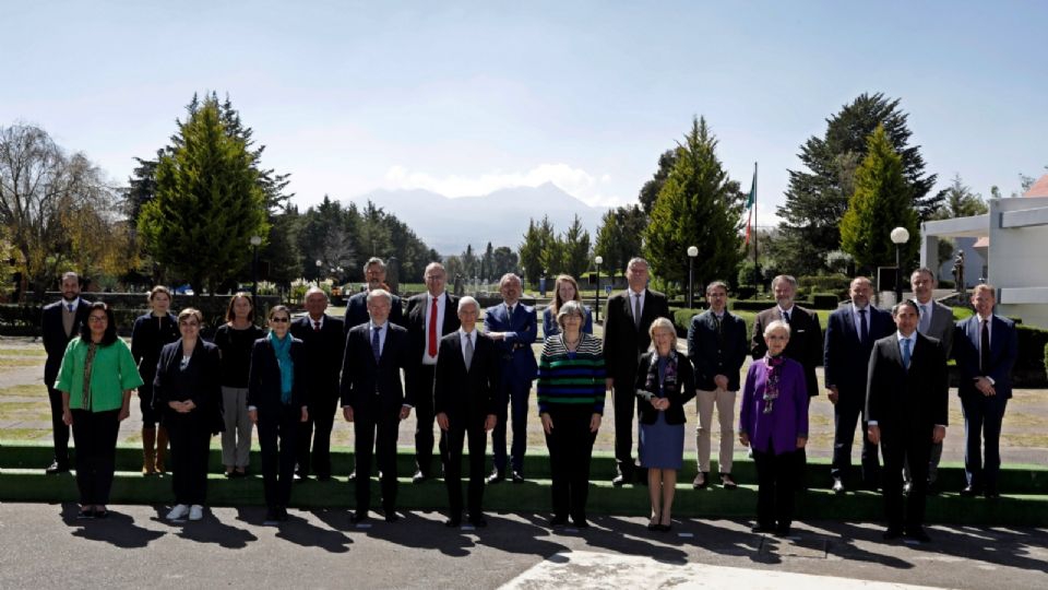 Alfredo Del Mazo recibe a embajadores de la Unión Europea en México; destaca relaciones