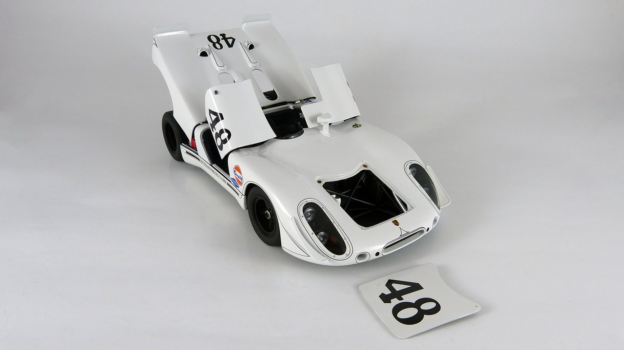 1:18 AUTOart Porsche 908/02 #48 Sebring 1970 McQueen/Revson