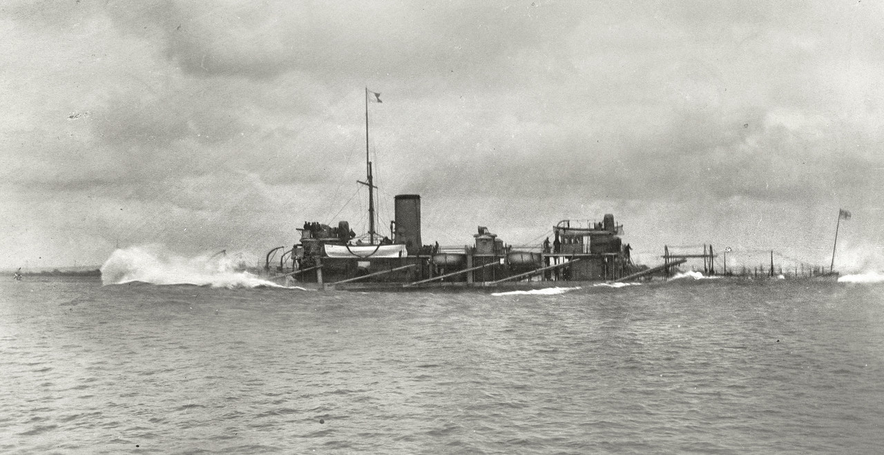 HMS Polyphemus на испытаниях на полный ход (17,45 уз.), 1885