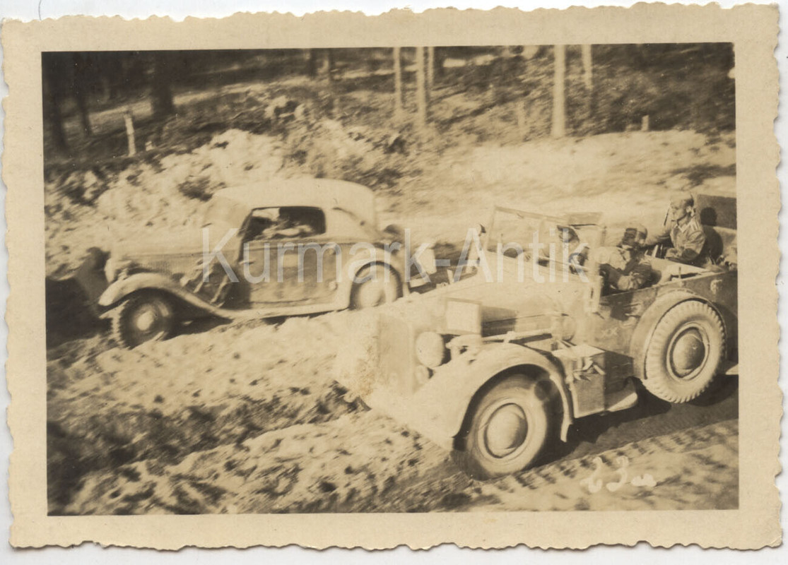 Foto Wehrmacht Russland Front PKW Kübel Wimpel Stander General