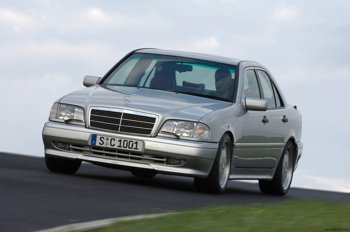 mercedes - C36 - O primeiro veículo desenvolvido em conjunto Mercedes-Benz e AMG C36-AMG-10
