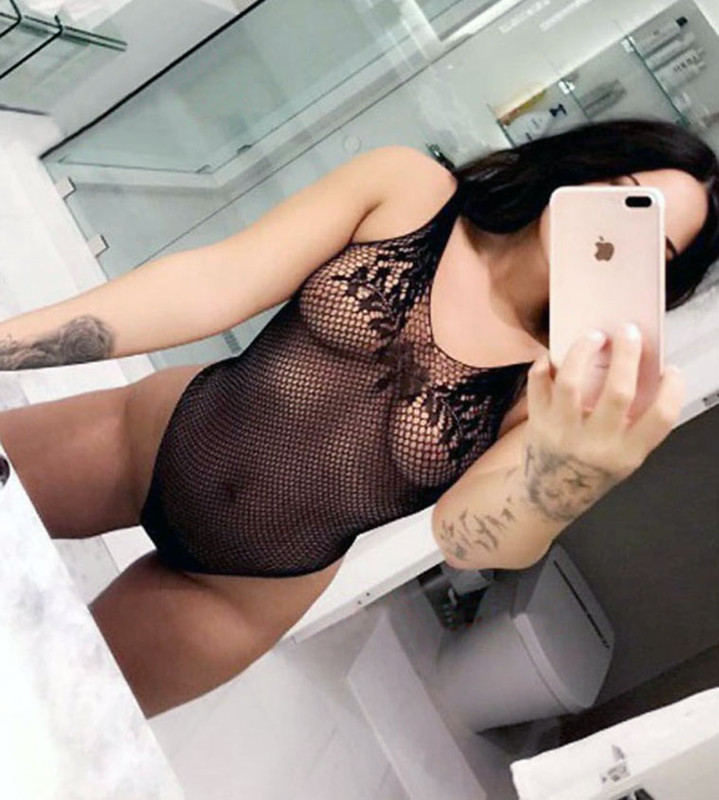 Demi-Lovato-nude-leaked-porn-sexy-bikini-feet-topless-ass-tits-pussy-Scandal-Planet-1-optimized