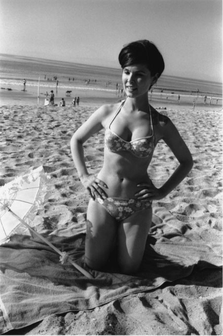 yvonne_craig_091