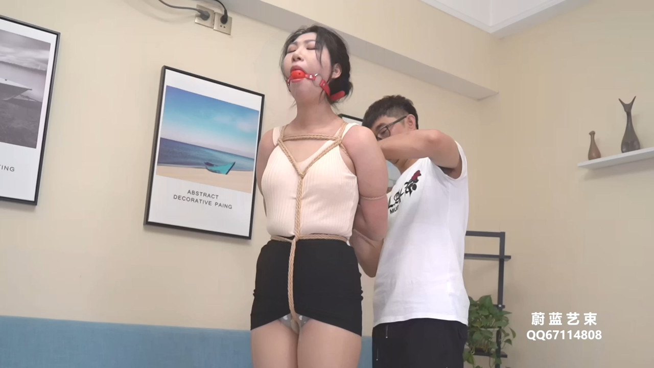 蔚蓝艺束 新模子晗 高手坐缚.mp4_20210411_081930.317