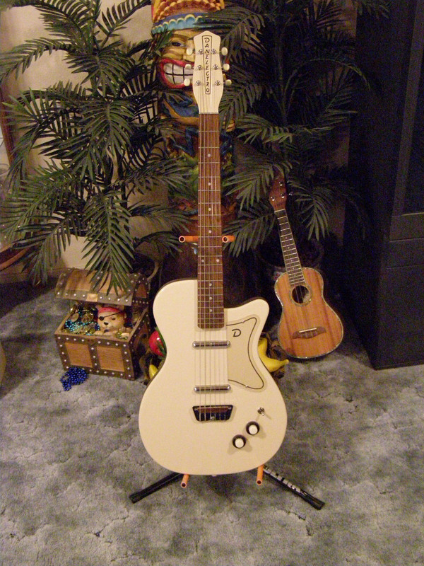 Danelectro Vintage w 2 Pickups 1