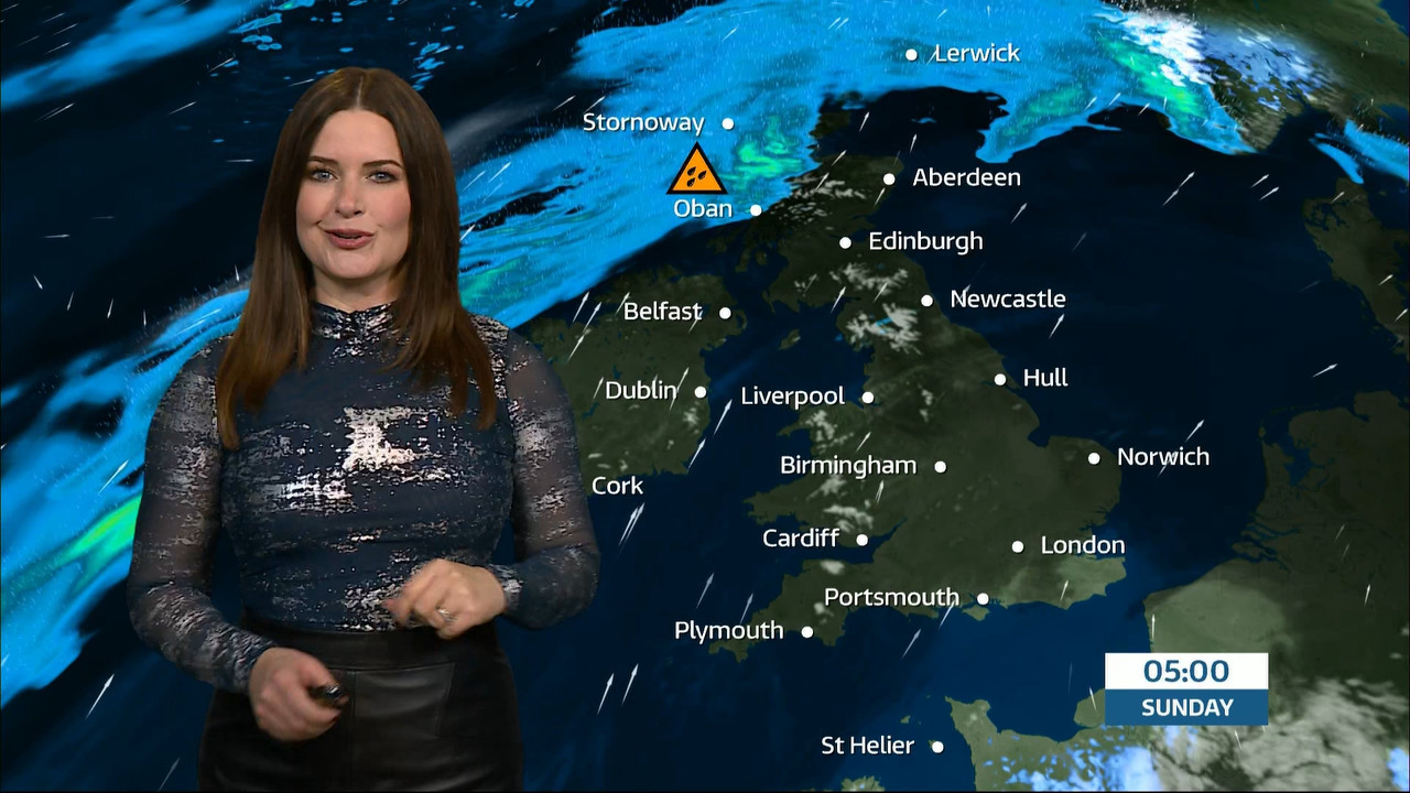 ITV Evening News_20231216_17001720.ts_snapshot_14.52.114