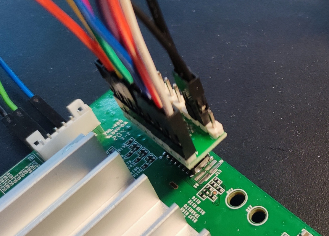 https://i.postimg.cc/Bbr5FvCf/belkin-rt3200-jtag4.jpg
