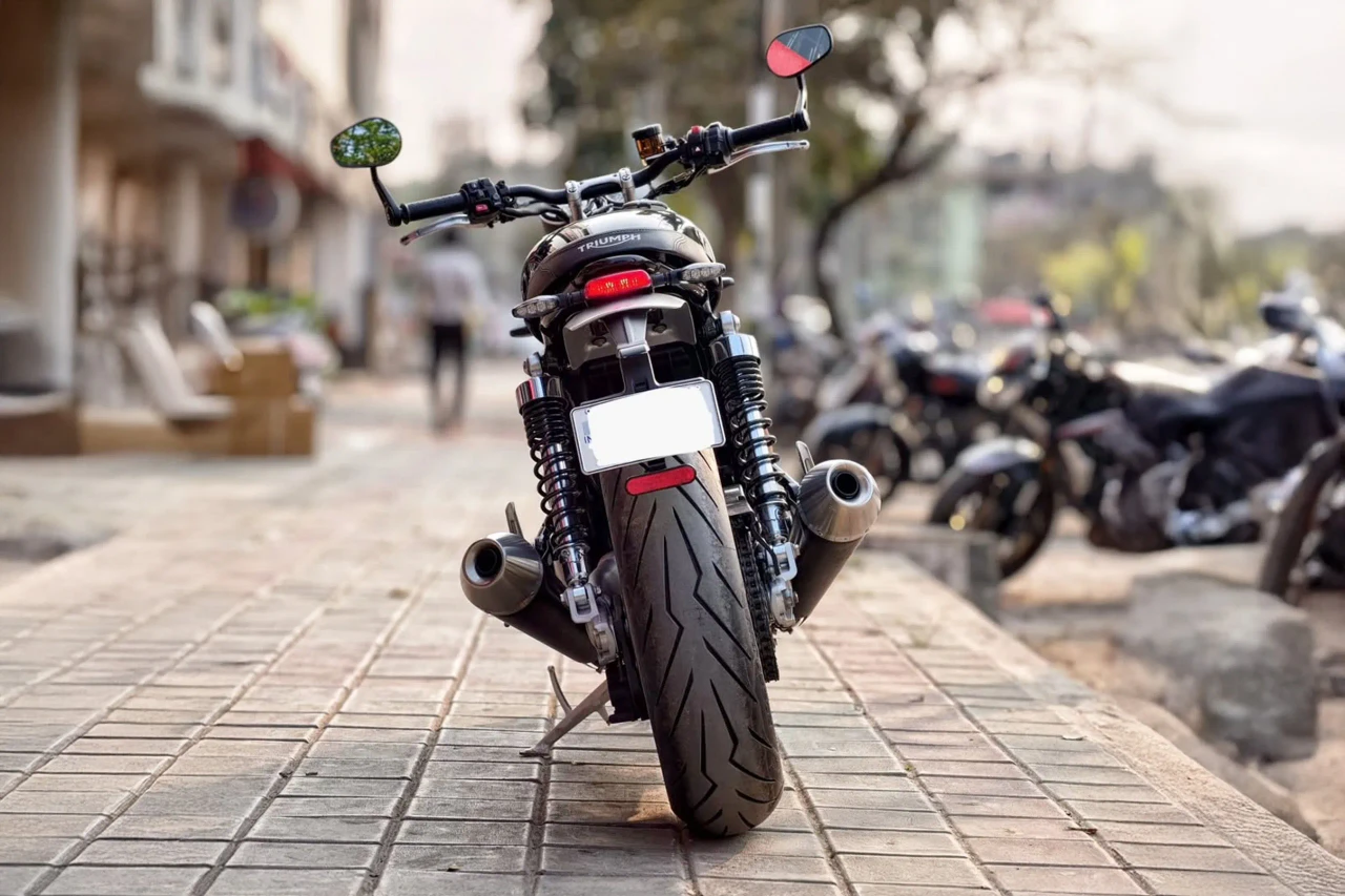 Triumph Speed Twin 900 tyre fitment context