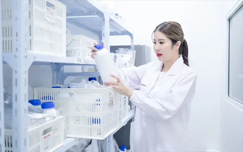 ห้องเก็บสารสกัดและวัตถุดิบ