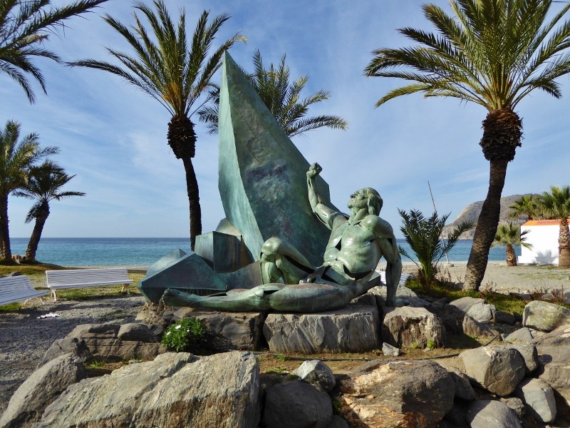 Monument-to-Shipwrecked-Sailors-La-Herradura
